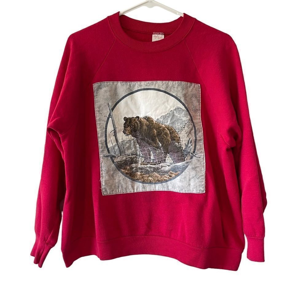 Vintage Red Outdoorsy Bear Crewneck Size Large